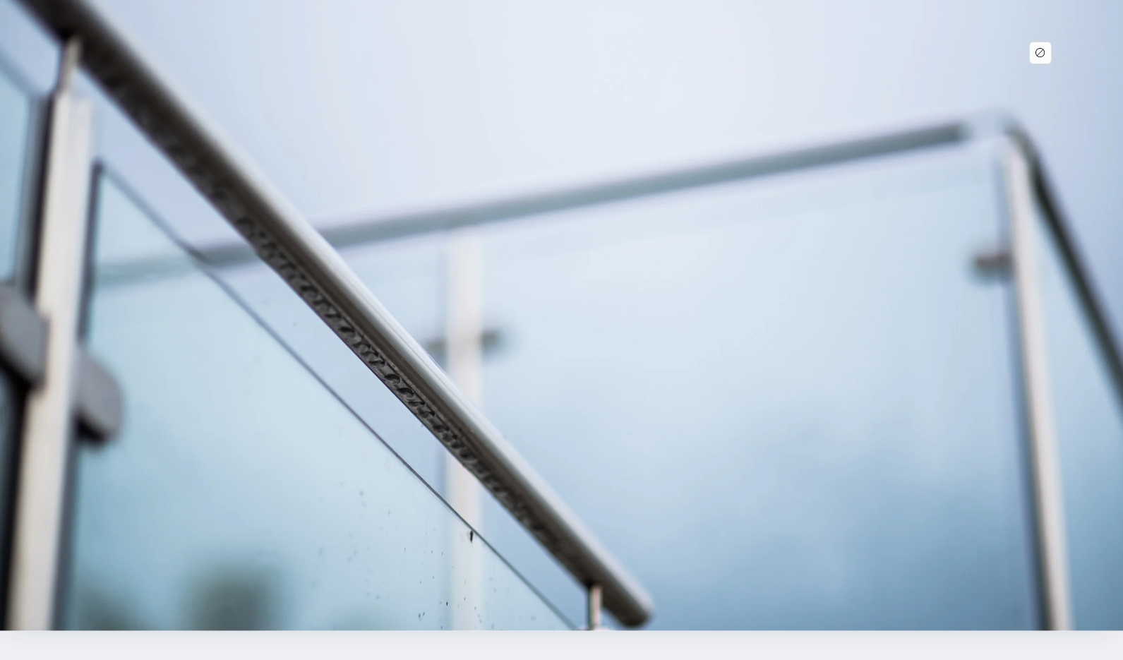 Garde-corps en verre transparent