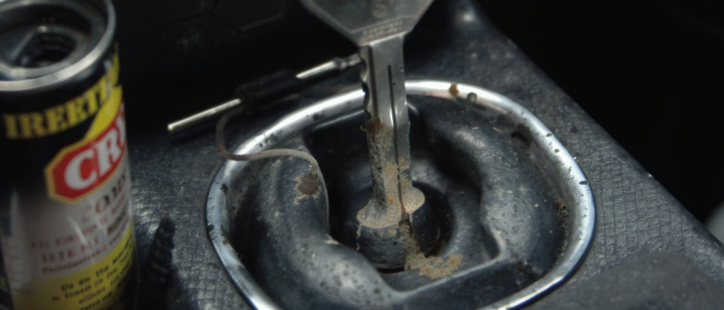 découvrez pourquoi votre clé ne tourne pas dans la serrure de votre voiture et explorez des solutions efficaces pour résoudre ce problème courant. astuces, causes fréquentes et conseils pour éviter l'immobilisation de votre véhicule.