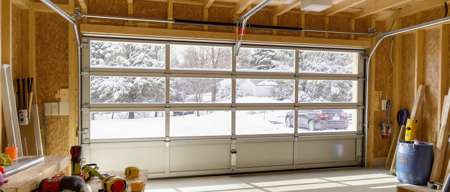 découvrez nos conseils pratiques pour bien isoler une porte de garage sectionnelle et améliorer votre confort tout en réalisant des économies d'énergie. suivez notre guide pour une isolation efficace et durable.