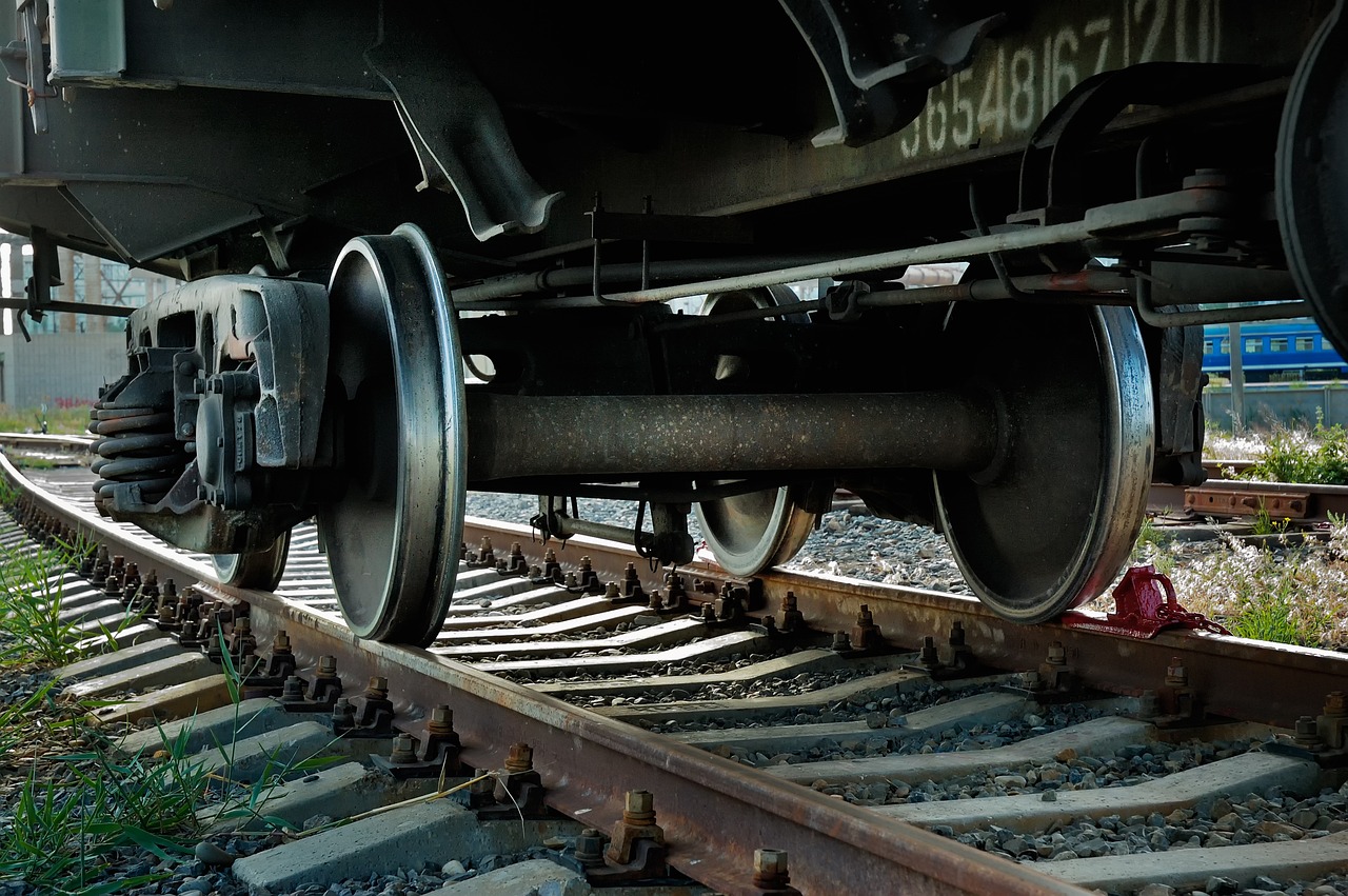 Comment nettoyer un rail de baie vitrée très encrassé